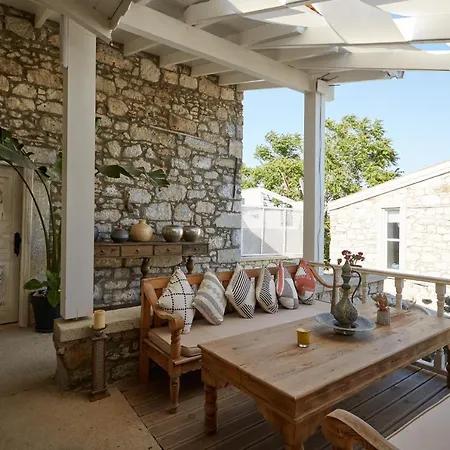 Morisi Avlu Отель Алачати