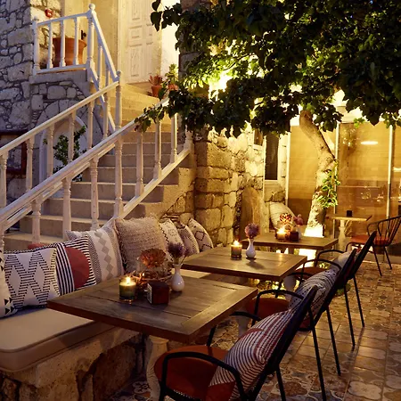 Morisi Avlu Αλακάτι