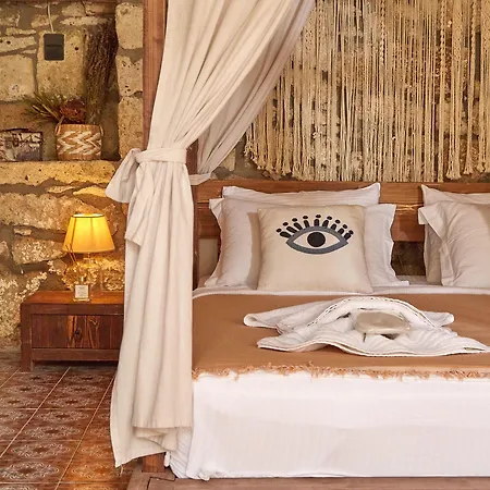 Morisi Avlu Αλακάτι