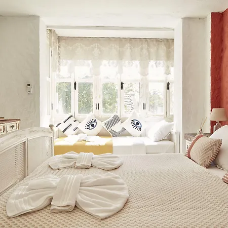 Morisi Avlu * Αλακάτι