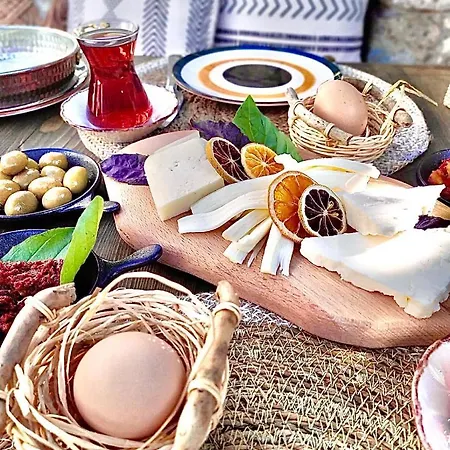 Morisi Avlu Hotel Alaçatı