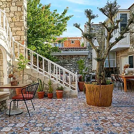 Hotel Morisi Avlu *