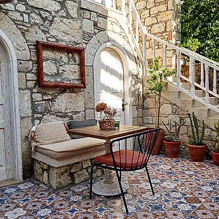 Morisi Avlu Hotel *